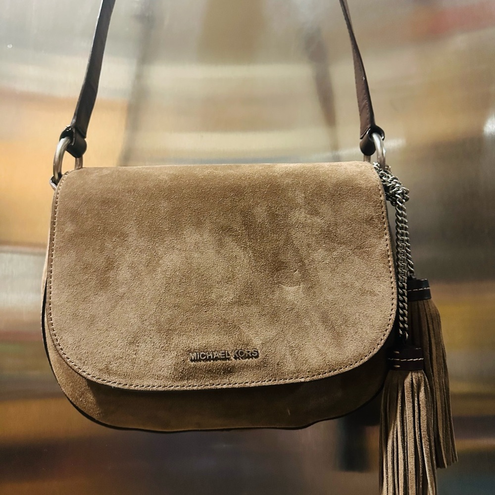 Michael Kors✨🤎🩶Brown Suede Crossbody Bag with Tassel